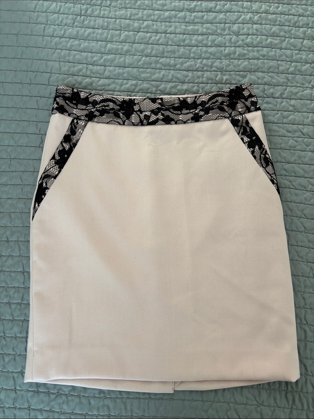 The Limited Light Pink Pencil Skirt with Black Lace Trim, 0P, Like New